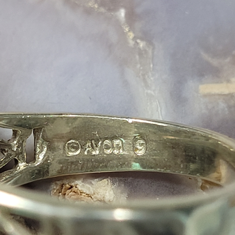 AVON Elegant Silver Women's Ring - Picture 5 of 9